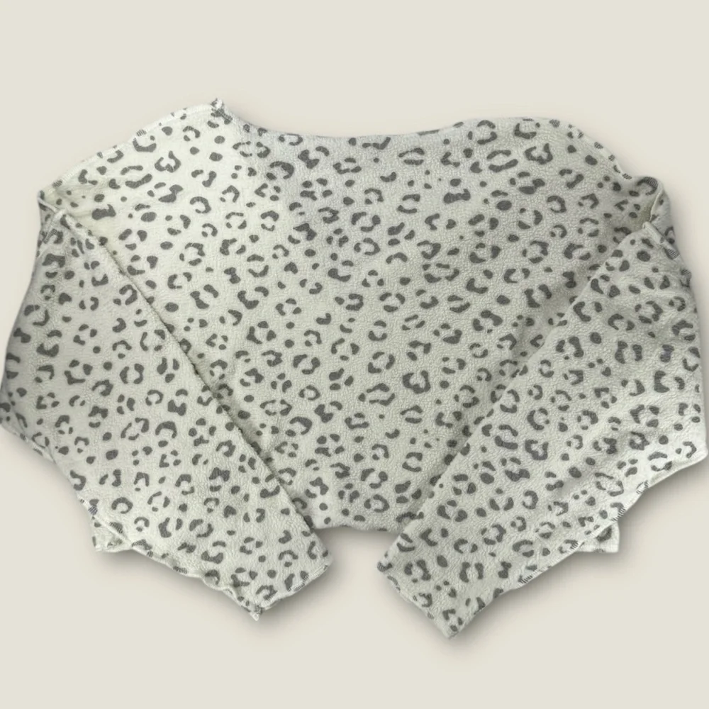 Free People Intimately‎ Gray Leopard Print Sweatshirt